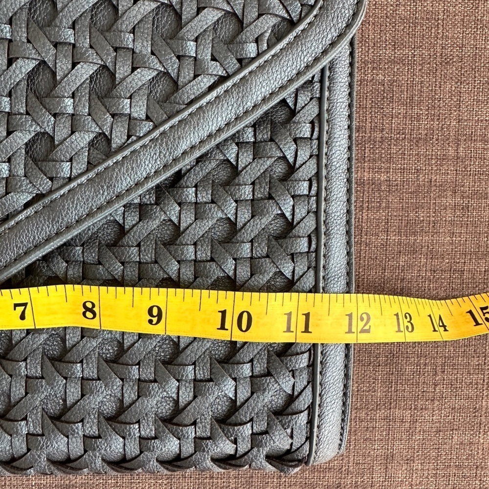 Woven Vegan Leather Envelope Crossbody Bag Blue Gold Chain Evening Purse - Picture 8 of 9